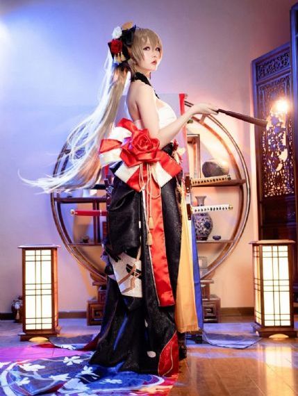 欧美巨乳艳星thunder_BD英语在线观看